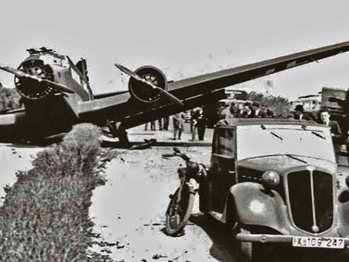 Neergestort vliegtuig bij de Rijksweg 13, op 10 mei 1940