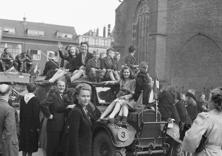 Prinses Irene Brigade in Den Haag. (Fotograaf Onbekend / Anefo, Nationaal Archief)
