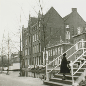 R.K. Oude Mannen- en Jongenshuis in Delft (Foto: J.H. ten Hacken, Stadsarchief Delft, 18448)