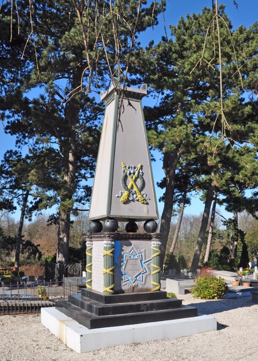 Obelisk die gewijd is aan N.F.E. de Gumöens op de begraafplaats aan de Kerkhoflaan te Den Haag. Foto: M. Hulsman