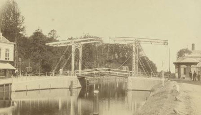 De Geestbrug tussen Rijswijk en Voorburg, 1895 (Foto Henri de Louw, Collectie Rijksmuseum)