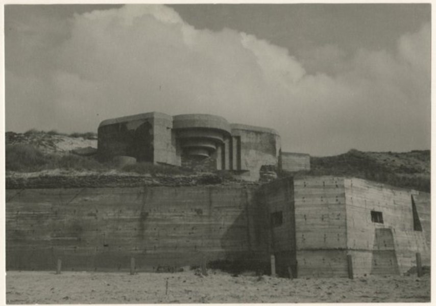 Photo: Beach with bunker, part of the Atlantic Wall. (Collection of the Municipal Archives of The Hague)