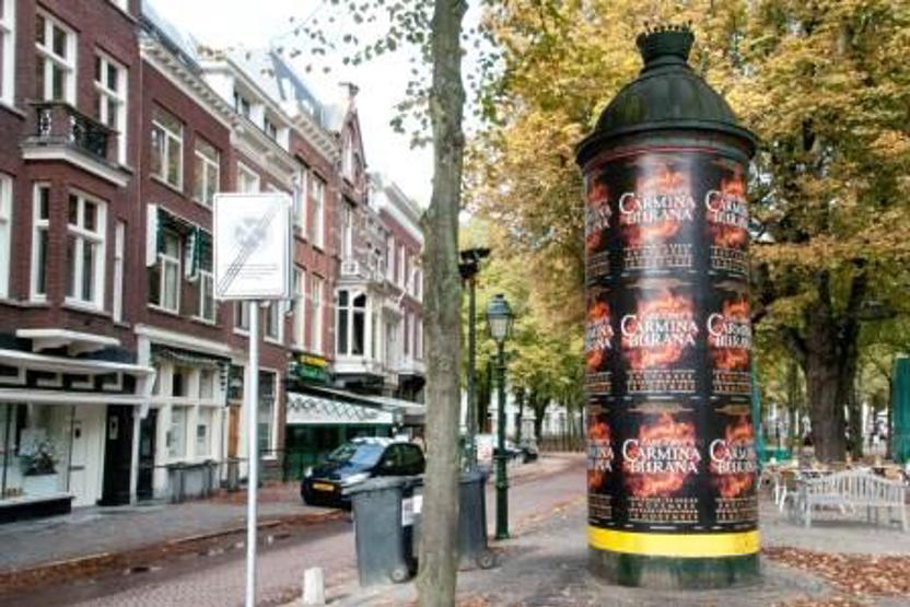 Trafzozuil met gravenkroon aan de Lange Voorhout in Den Haag. (Foto: Marcella Dorigo)