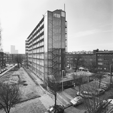 De buitenkant van de Bergpolderflat