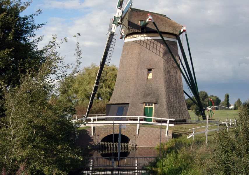 De Barremolen aan de Burgermeester Smeetsweg in Zoeterwoude-Rijndijk