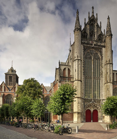 Hooglandse Kerk in Leiden aan de buitenkant