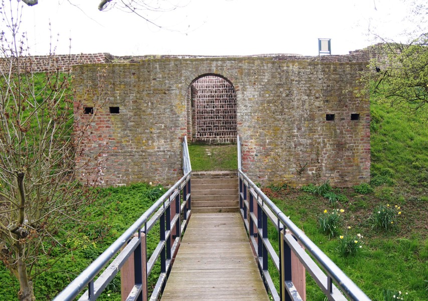 Afbeelding vanaf de ingang van de burcht