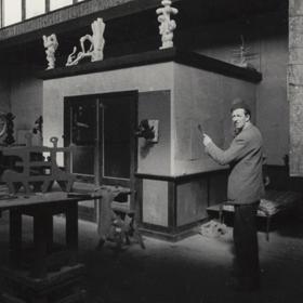 Lucebert, Atelierfoto met Willem Reijers, ca. 1957, collectie RKD