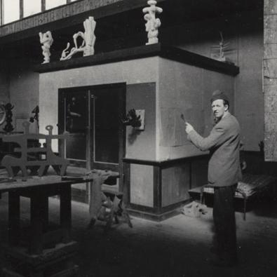 Lucebert, Atelierfoto met Willem Reijers, ca. 1957, collectie RKD