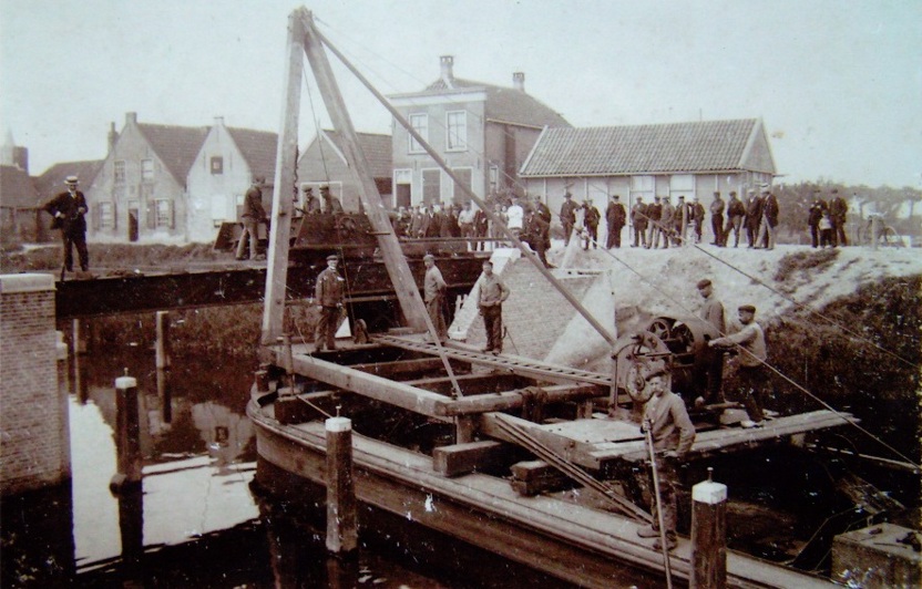 Trambrug in Dirksland (Collectie RTM Museum Ouddorp)